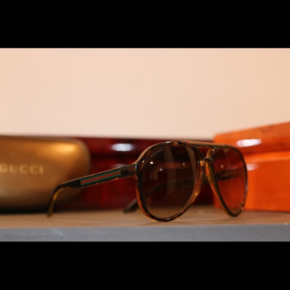 Gucci Other - Gucci sunglasses